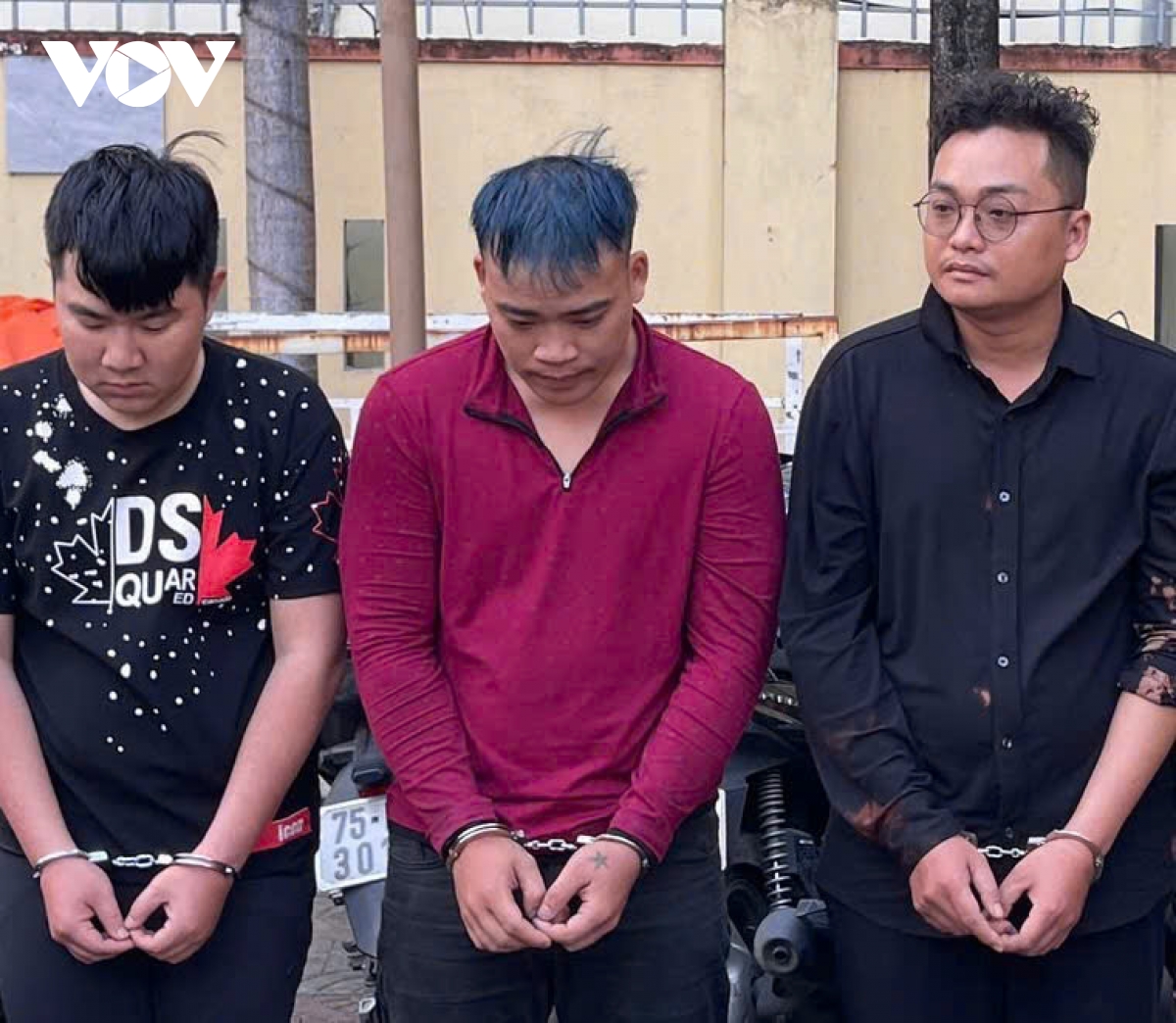 Khởi tố, bắt tạm giam nhóm côn đồ cướp tài sản, hành hung người khác vì nhìn nhầm